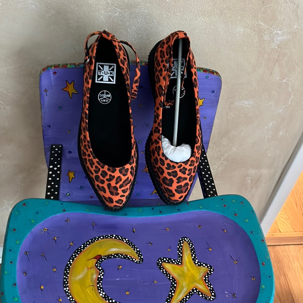 Brand NEW funky & FABULOUS Tuk pointy-toed creepers 💕